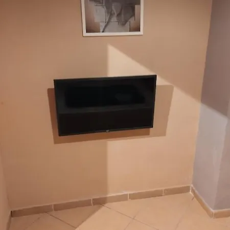 Cozy In Apartment *