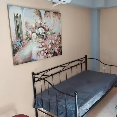 Cozy In Apartment Thessaloniki